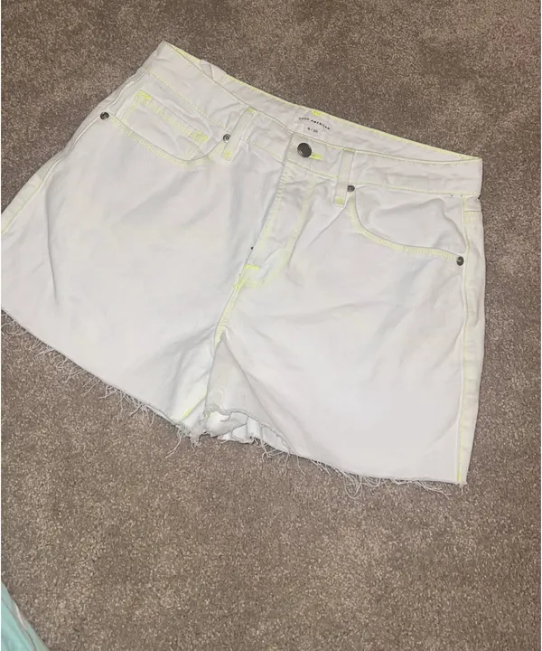 Good American white denim shorts - Image 2