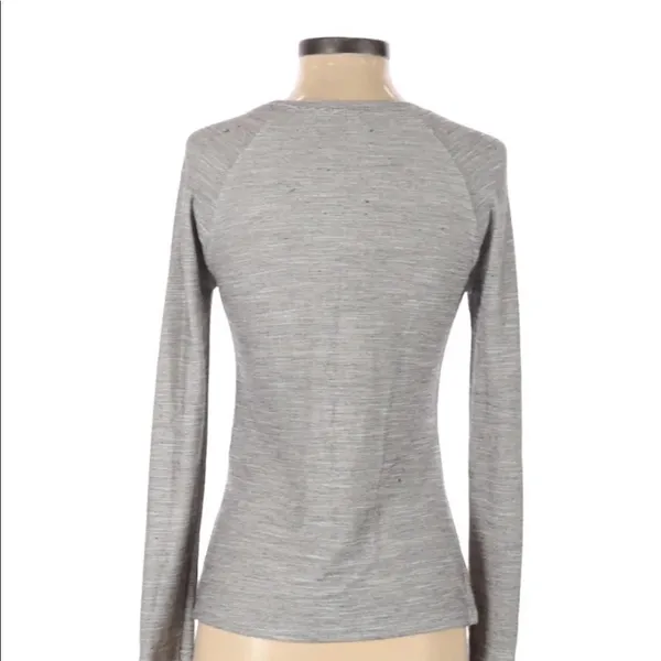 Fabletics size xsmall grey athletic shirt - Image 3