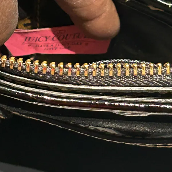 Juicy Couture Chic Black and Gold Women's Bag - Image 6