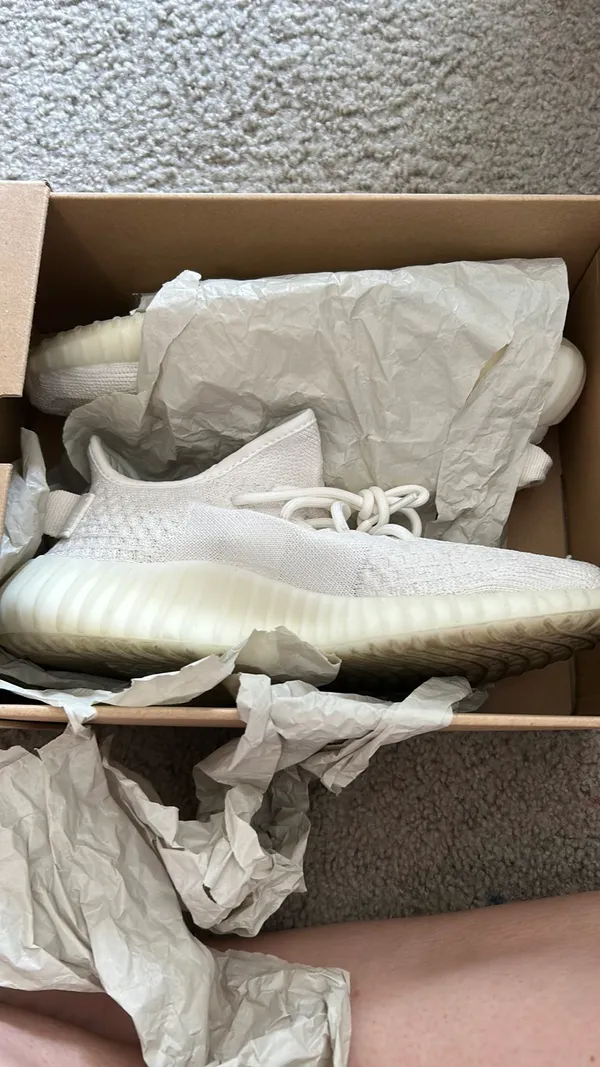 Yeezy 350 V2 - Image 2