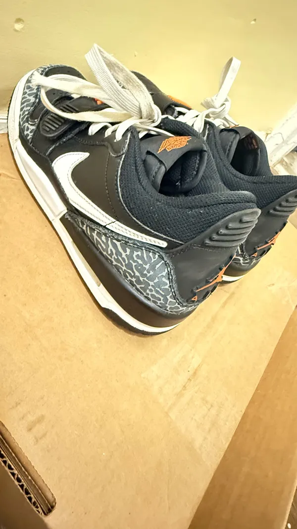 Nike Air Jordan Legacy 312 GS Youth Size 5Y - Image 6