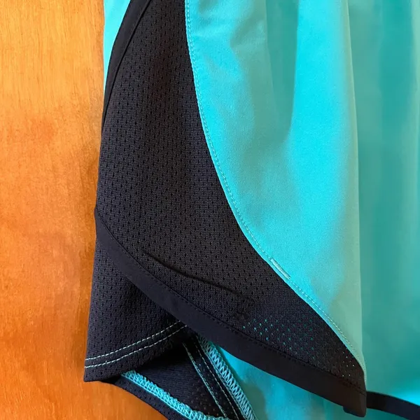 Under Armour Shorts Teal Blue With Black Trim Loose Women's NWT Size 2X - Image 3