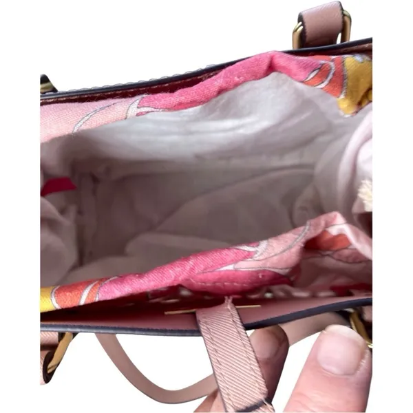 Trina Turk Pink Lattice Handbag with Floral Liner – summer bag - Image 7