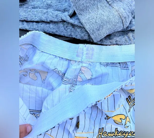 Tailgate Gray Iowa Sweatshirt and Hawkeyes Shorts Set - Image 3