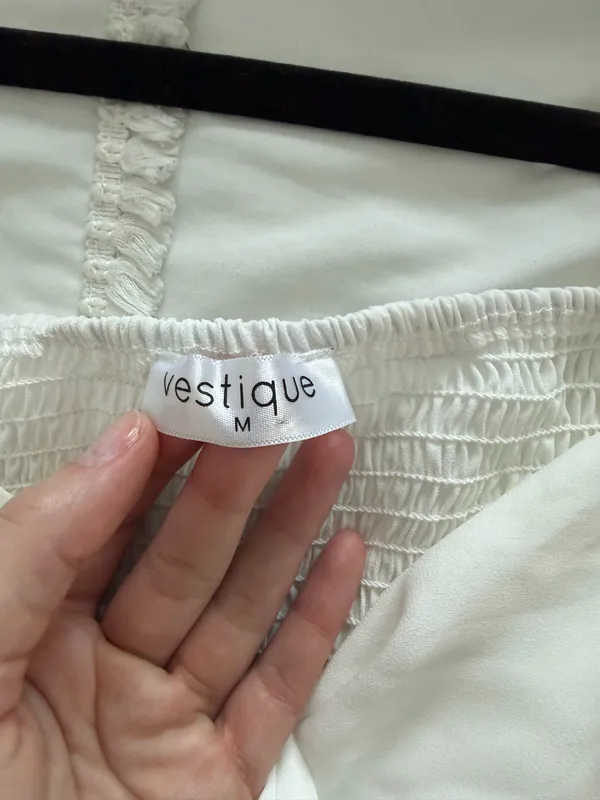 Vestique White Cropped Long Sleeve Top - Image 2