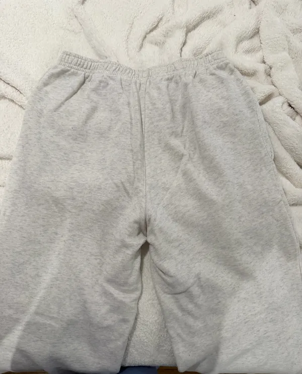 Brandy Melville Sweatpants Grey - Image 4