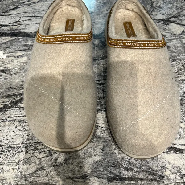 Nautica Cream Slippers Cozy Indoor Comfort - Image 2