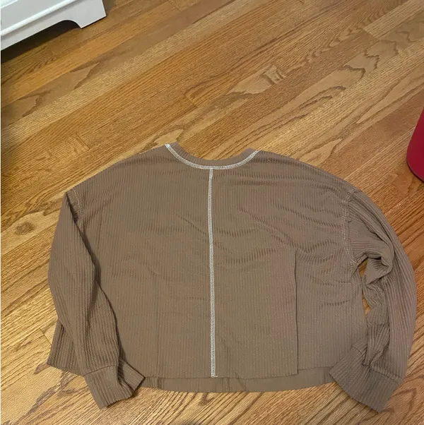 Brown top Size M - Image 2