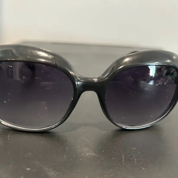 Black Sunglasses - Image 3