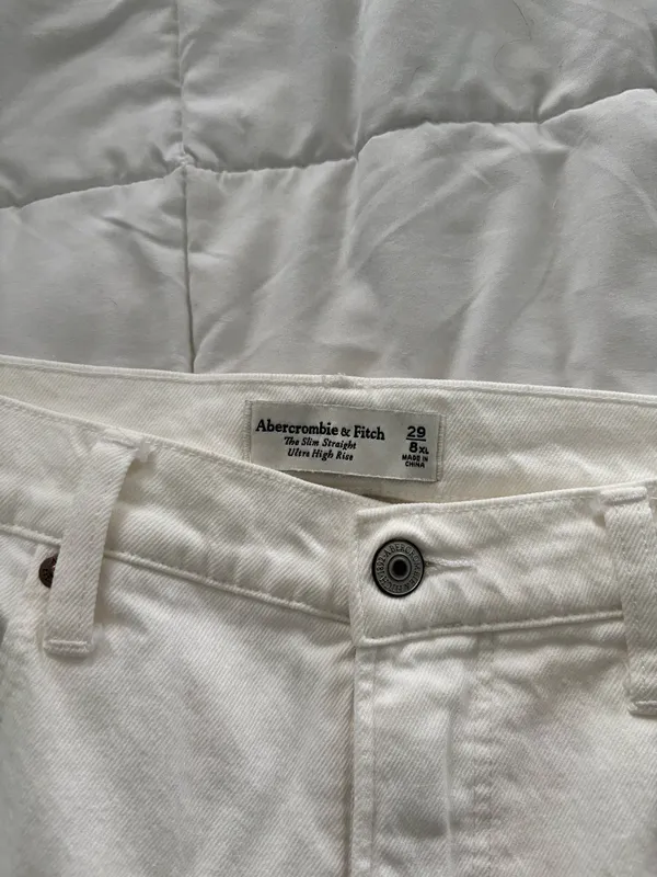 Abercrombie White Slim Straight Jeans High-Rise The Ultra - Image 2