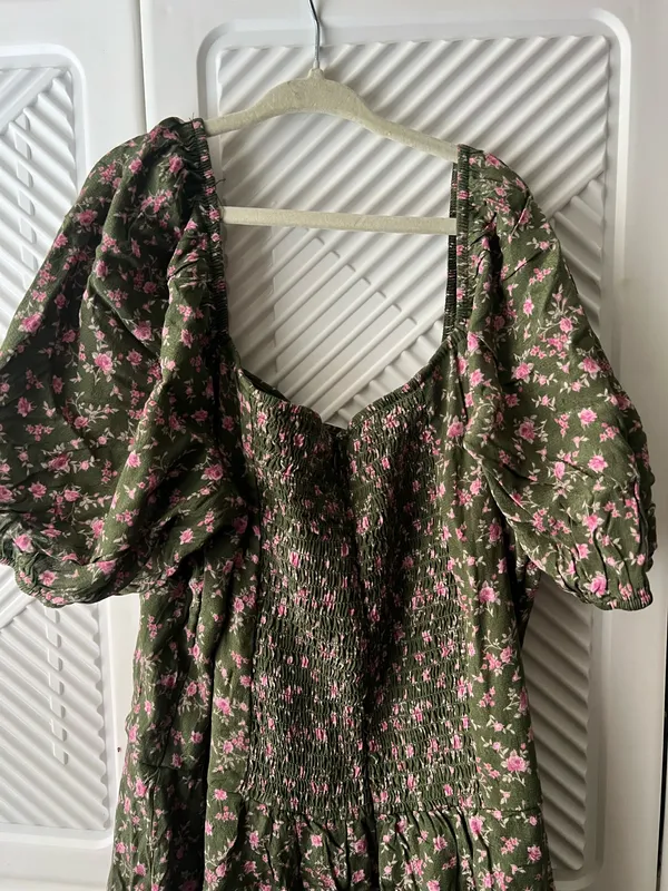 Francesca’s Floral Green Dress - Image 8