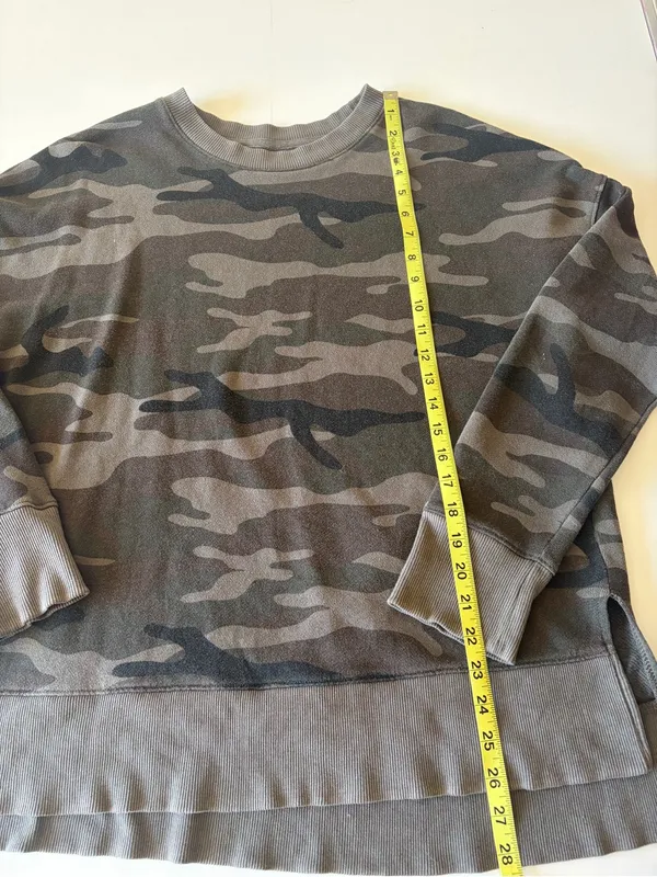 Time And Tru women’s Camo Crewneck Pullover Sweatshirt Ribbed Large - Image 2