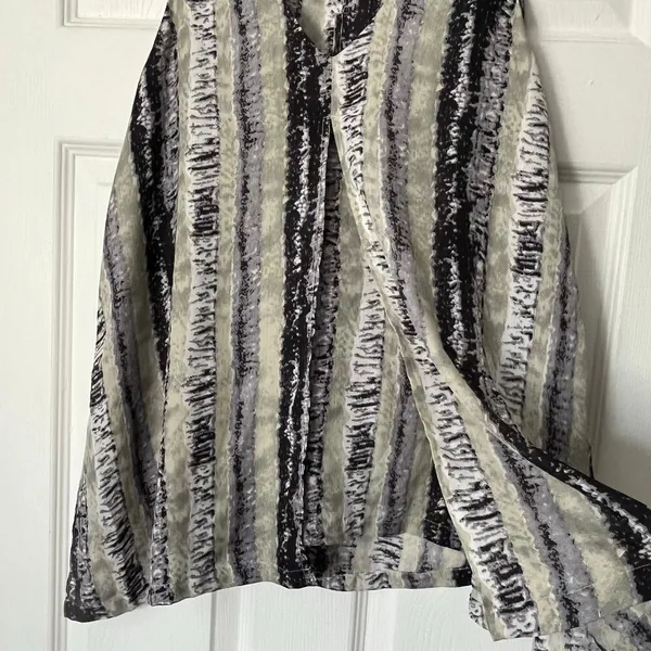 Mystree Sleeveless Watercolor Print Top - Size M - Image 3