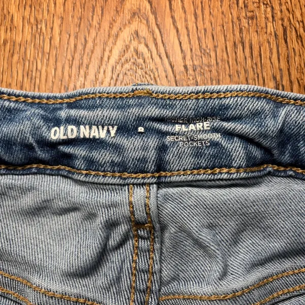 Old Navy Higher High-Rise Flare Jeans Medium Wash Mary Kate Size 8 western boho - Image 4