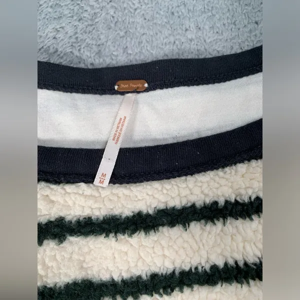 Free people Breton Striped pullover long sleeve fleece medium - Image 4