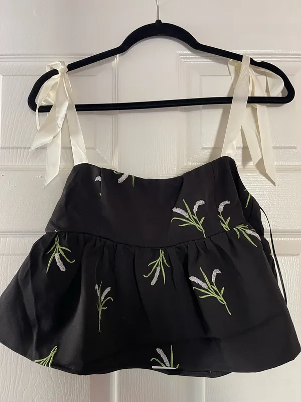 Vestique Embroidered Tank Top - Image 4