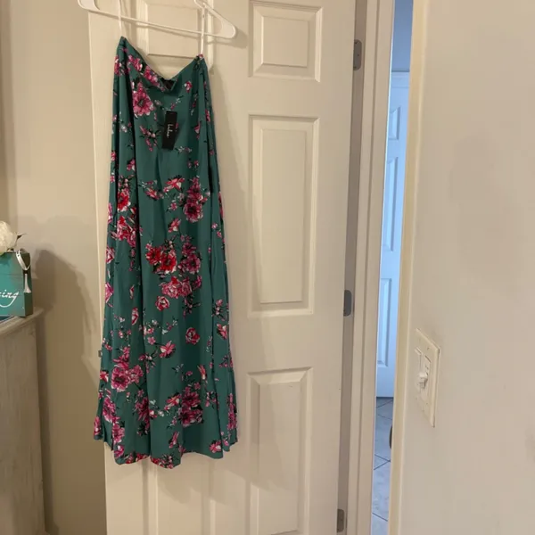 Two piece crop top and flowy skirt - Image 2