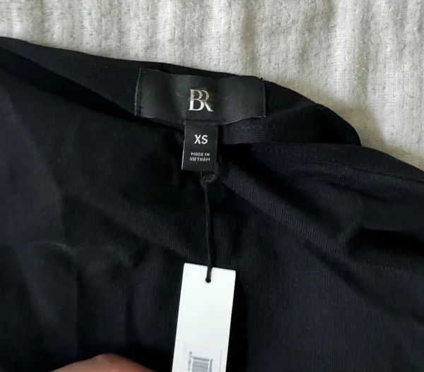 Banana Republic Black One Shoulder Top - Image 6