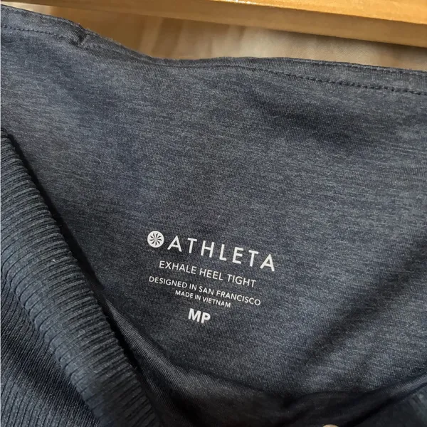Athleta exhale heel tight leggings - Image 2