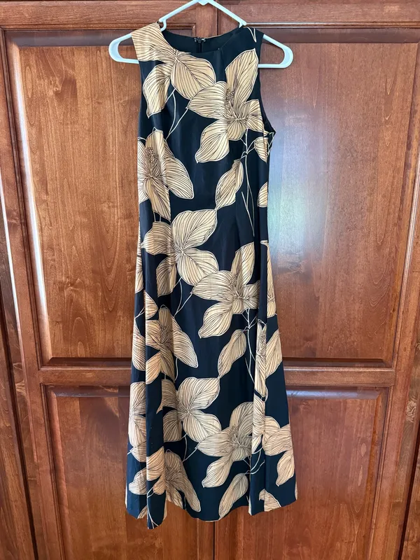 The Clothing Exchange Company NWOT Black and Tan Floral Dress - Image 4