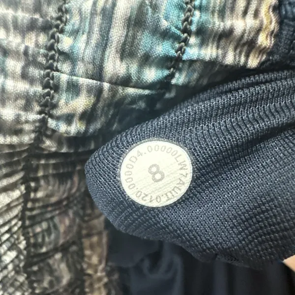 Lululemon Hotty Hot Shorts Low Rise‎ 4" Digital Oasis Athletic Pelaton Women's 8 - Image 6