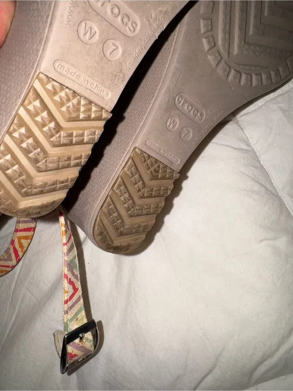 CROCS Brown Wedge Sandals with Multicolor Chevron Straps - Image 9