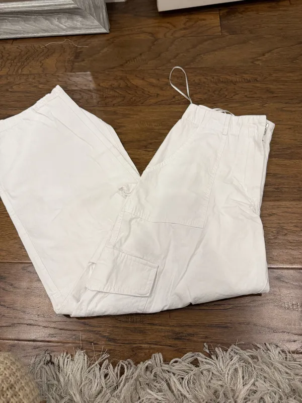 white fox cargo/lenin  pants  - Image 2