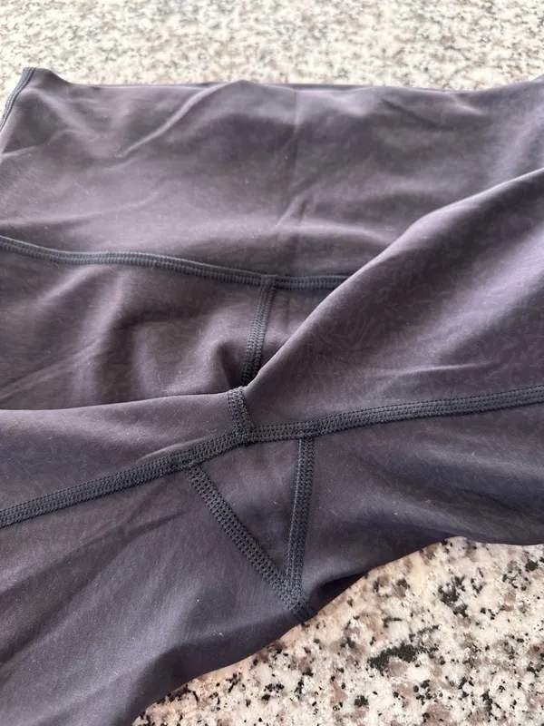 LULULEMON Wunder Train High Rise Short 8" in Crunch Black Sz. 4 - Image 9