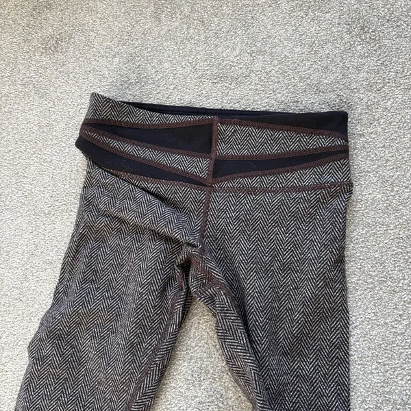 Lululemon high rise brown herringbone leggings - size 4 tall - Image 6