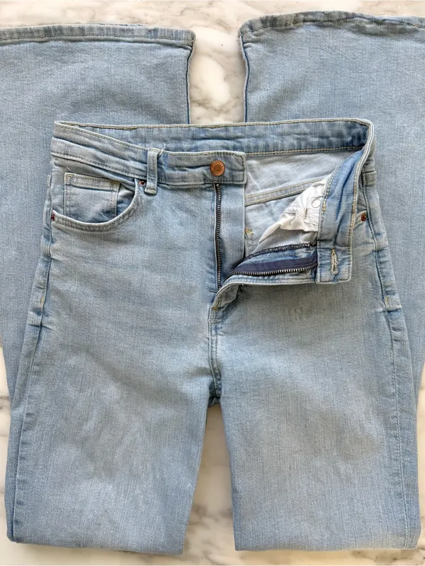 Bershka High Rise Flare Jean • Sz 6 - Image 6
