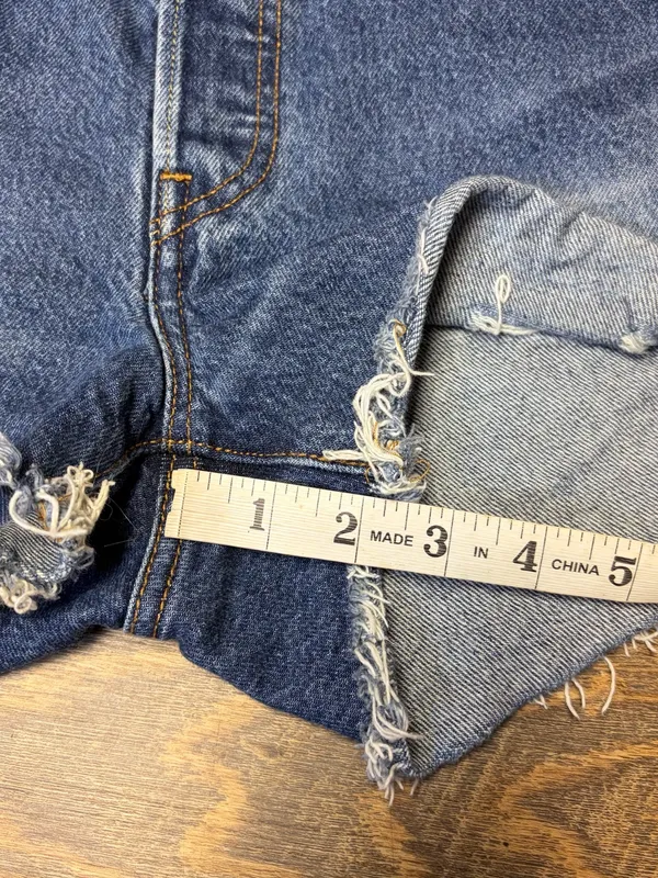 Levi's 501 Denim Jean Shorts Womens 31 Distressed Cut-off High Rise Button Fly - Image 4