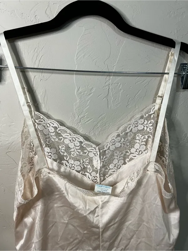 Ashley Taylor Vintage Peach Lace Trim Camisole Romantic Coquette Lingerie Top - Image 8