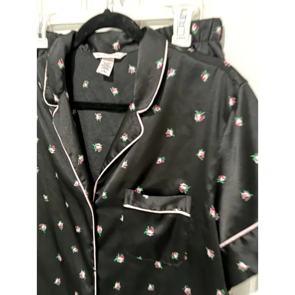 Victoria's Secret Black Satin Rosebud Floral Short Pajama Set Size M Pink Piping - Image 6