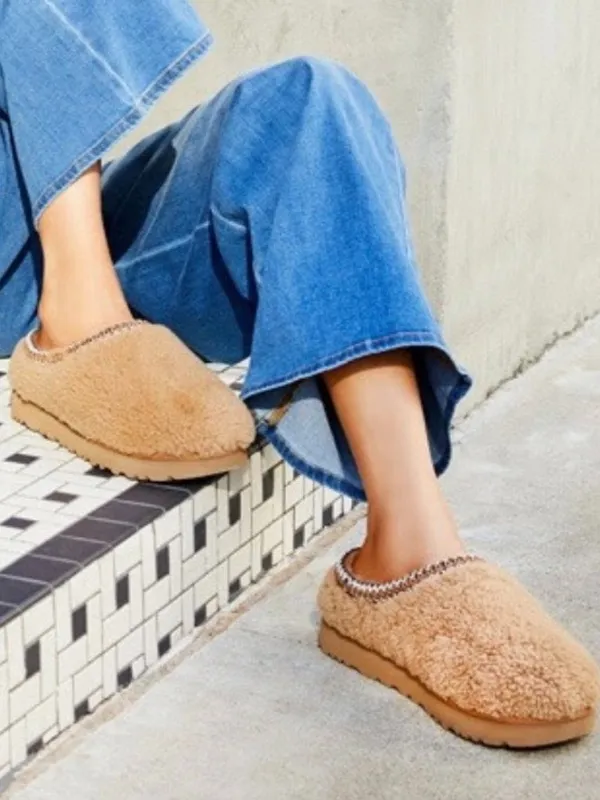 UGG Tazz Braid Fur Clog Platform Slippers in Beige Size US 6 - Image 2