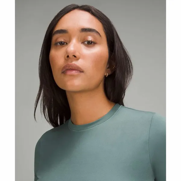 Lululemon Crewneck Cropped T-Shirt in Medium Forest - Image 5