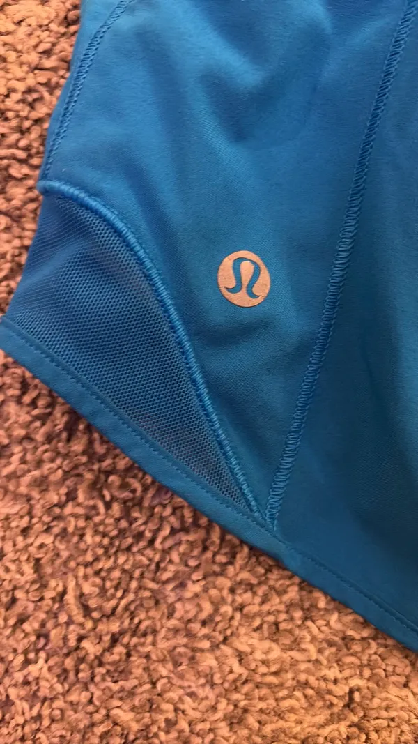 Lululemon Shorts Hot Hot - Image 3