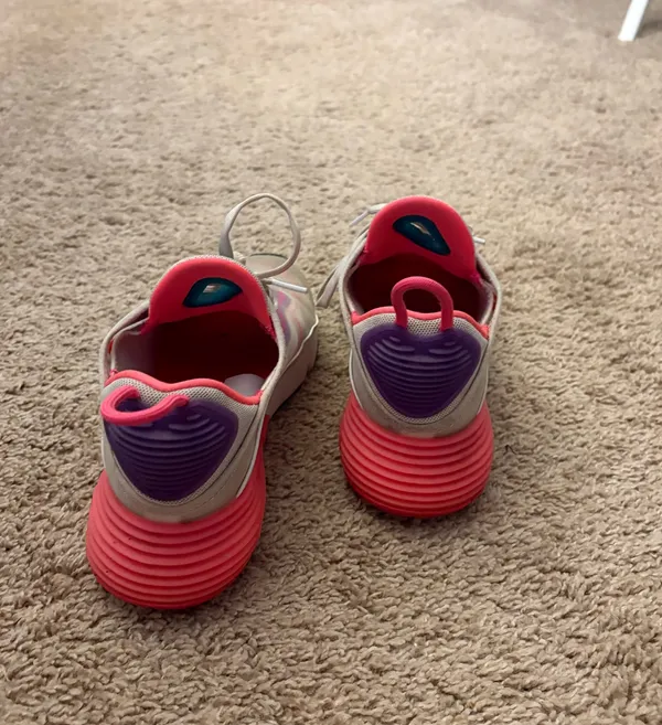 Nike 2090 Women’s Air Max Sneakers - Image 3