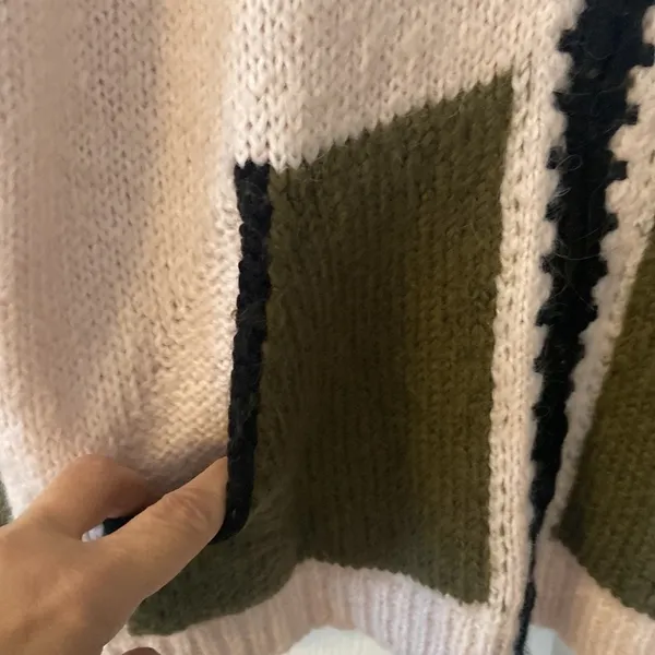 Zara Pink and Olive Knit Sweater size XL length 26” bust 48” zipper front - Image 5