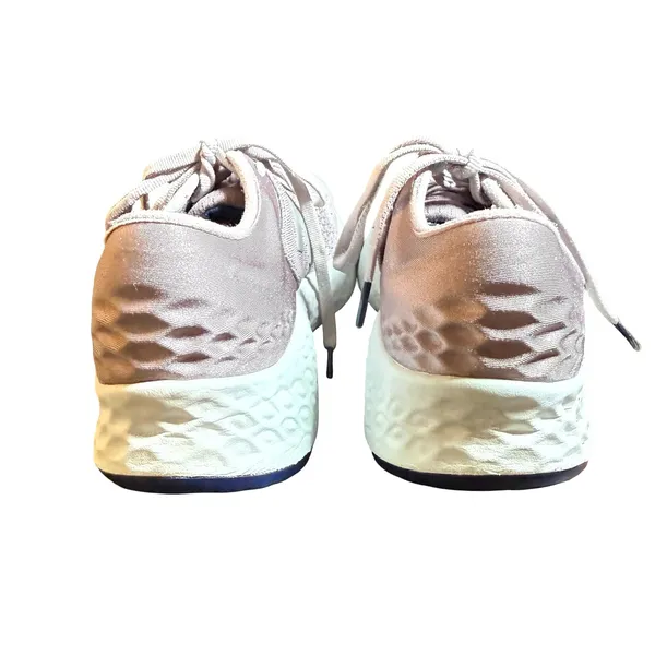 New Balance Fresh Foam 1080 Women Size 7 D Lavender Running Shoes Sneakers - Image 2