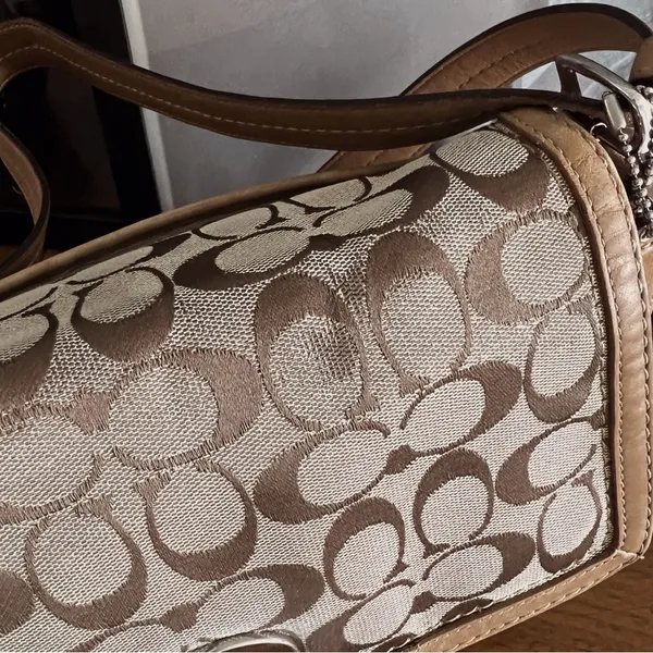 Y2k Restored Coach Hampton Signiature Tan Shoulder Bag - Image 14