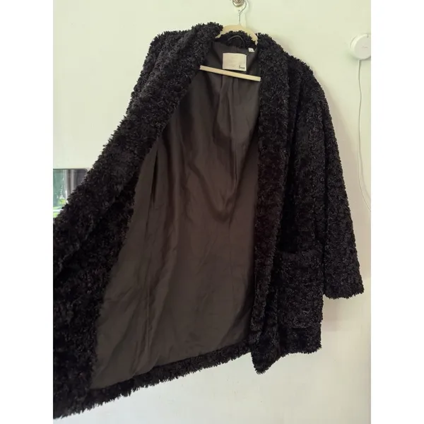 Aritzia Wilfred Free Grete Teddy Coat Fuzzy Jacket Size Medium Black - Image 7