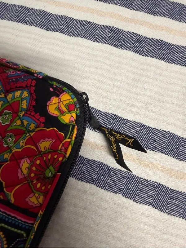 Vera Bradley Retired Symphony in Hue Tablet Sleeve Case Paisley Floral Zip - Image 3