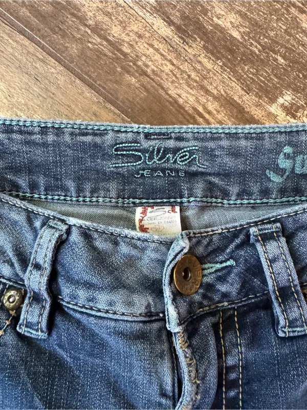 Distressed Suki Silver Jeans Medium Blue Bootcut Jeans size 27 - Image 11