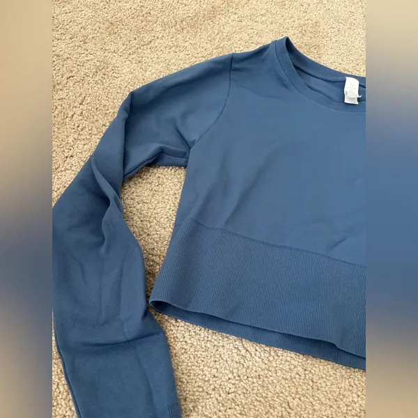 Offline by aerie long sleeve cropped workout top - Image 5