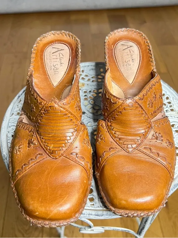 Clarks Artisan Collection Hand-Tooled Leather Clogs - Tan size 5 - Image 5