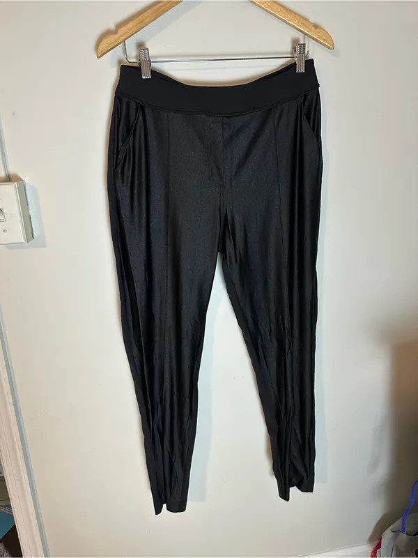 Lululemon Shine trouser black 8 medium - Image 2