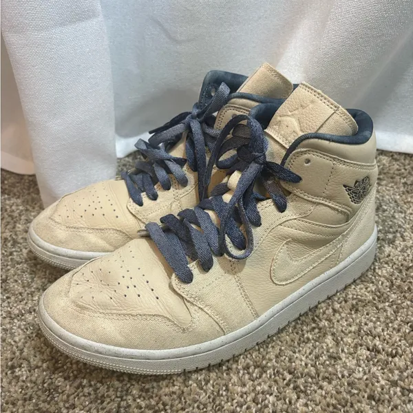 Women’s Air Jordan mid 1 se Sand drift Sneakers Shoes Basketball Nike Size 9 GUC - Image 3