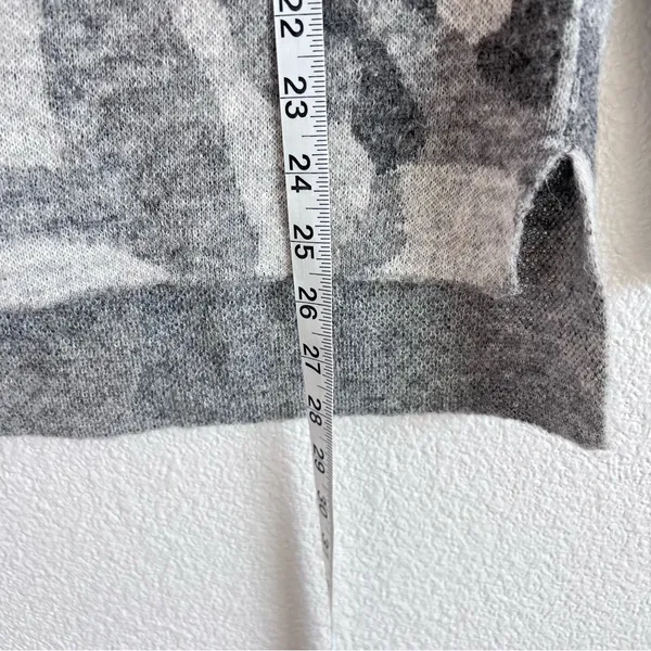 Athleta Undercover‎ Camo Pullover Sweater in CYA Grey - Image 8