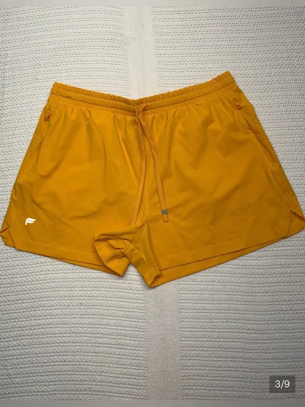 Fabletics Women's The One Shorts feature a 3-inch inseam and an adjustable draws - Image 3