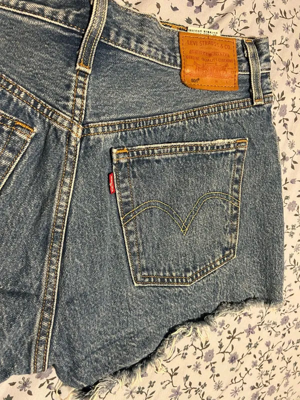 Levi’s Jean Denim Shorts Distressed 501 - Image 4